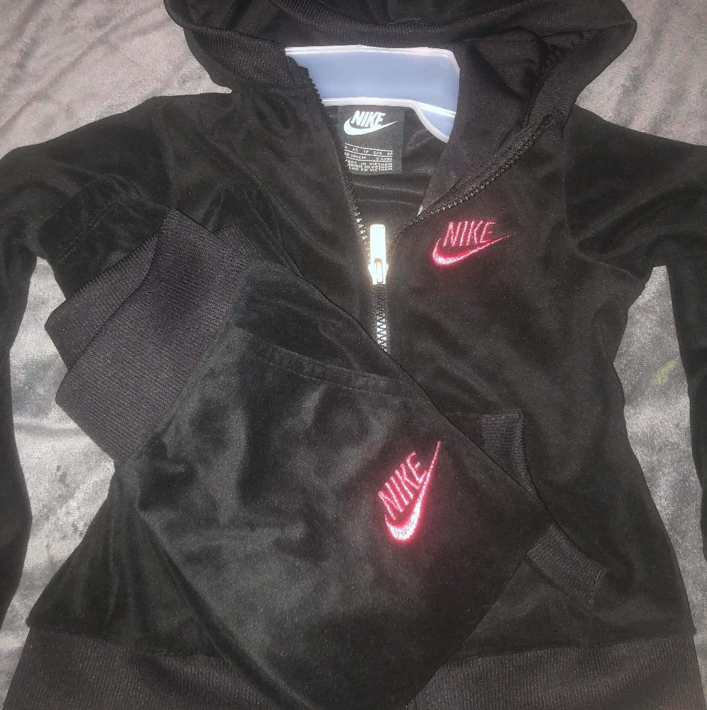 Little girls nike outfits